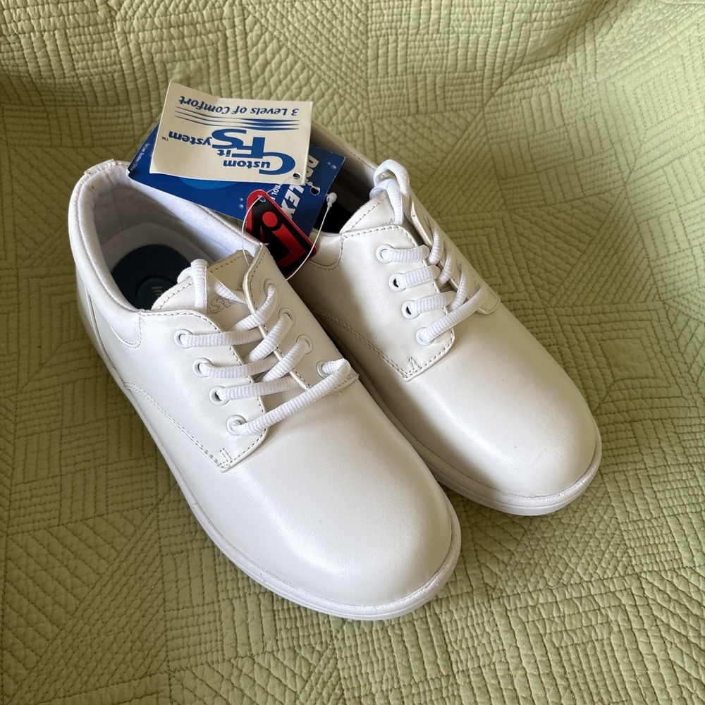 InStride 9202 Women's Size 8 XW Extra Wide White Leather Comfort Walking Shoes